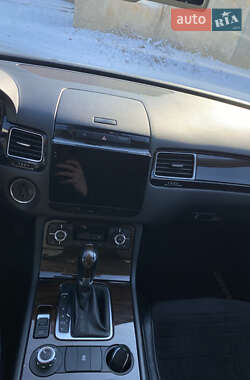 Внедорожник / Кроссовер Volkswagen Touareg 2013 в 