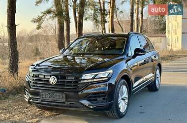 Позашляховик / Кросовер Volkswagen Touareg 2019 в Києві