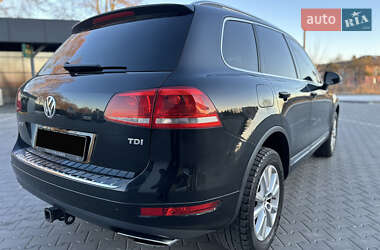 Внедорожник / Кроссовер Volkswagen Touareg 2012 в Владимире