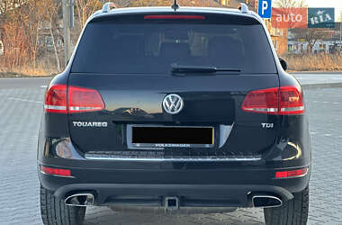 Внедорожник / Кроссовер Volkswagen Touareg 2012 в Владимире