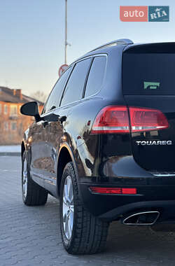 Внедорожник / Кроссовер Volkswagen Touareg 2012 в Владимире