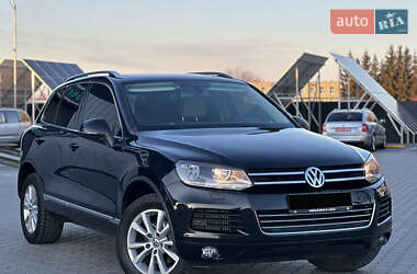 Внедорожник / Кроссовер Volkswagen Touareg 2012 в Владимире