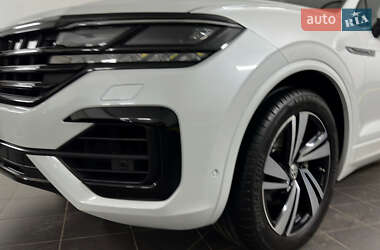 Позашляховик / Кросовер Volkswagen Touareg 2019 в Козятині