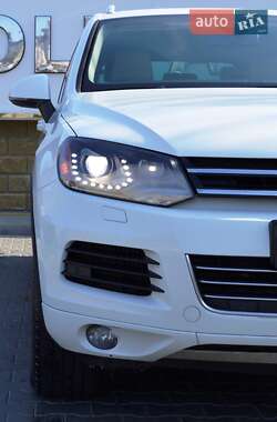Внедорожник / Кроссовер Volkswagen Touareg 2012 в 