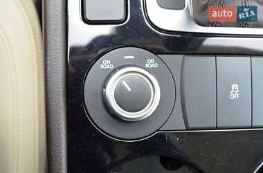Внедорожник / Кроссовер Volkswagen Touareg 2012 в 