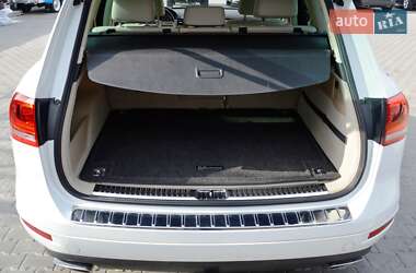 Внедорожник / Кроссовер Volkswagen Touareg 2012 в 