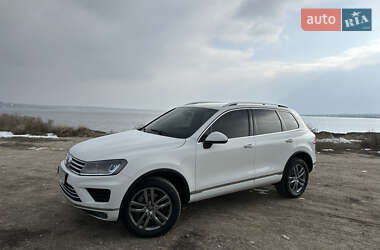 Позашляховик / Кросовер Volkswagen Touareg 2015 в Миколаєві