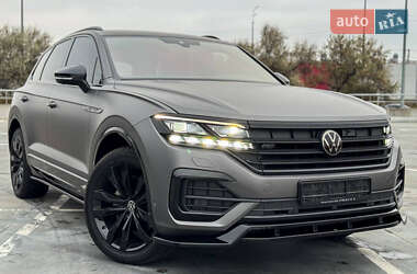 Позашляховик / Кросовер Volkswagen Touareg 2021 в Києві