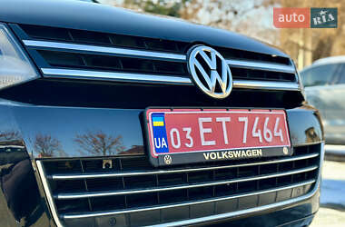 Внедорожник / Кроссовер Volkswagen Touareg 2011 в 