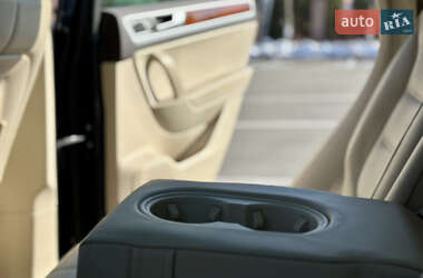 Внедорожник / Кроссовер Volkswagen Touareg 2011 в 