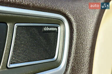 Внедорожник / Кроссовер Volkswagen Touareg 2011 в 