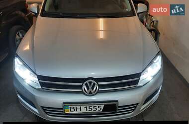 Внедорожник / Кроссовер Volkswagen Touareg 2012 в 