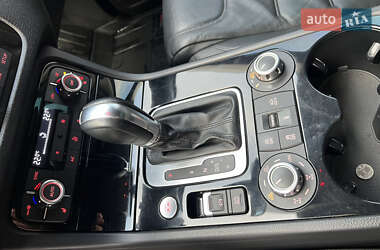 Внедорожник / Кроссовер Volkswagen Touareg 2014 в 