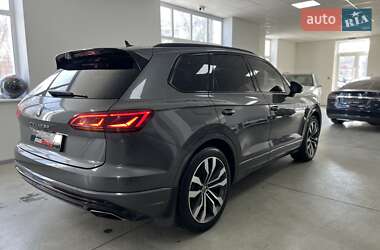 Внедорожник / Кроссовер Volkswagen Touareg 2020 в Полтаве