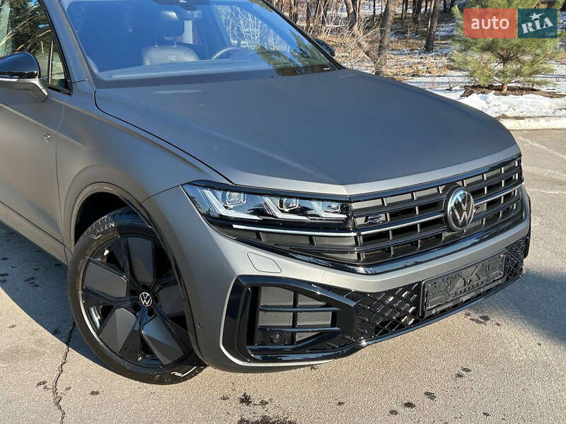 Внедорожник / Кроссовер Volkswagen Touareg 2024 в Киеве