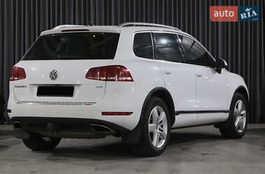 Внедорожник / Кроссовер Volkswagen Touareg 2012 в 