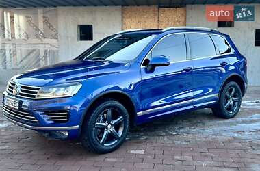 Позашляховик / Кросовер Volkswagen Touareg 2015 в Макарові