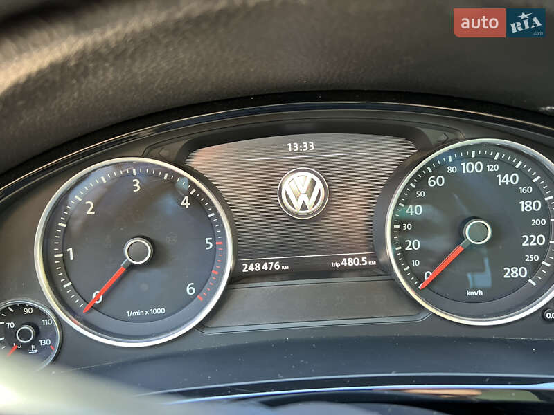 Внедорожник / Кроссовер Volkswagen Touareg 2012 в Тернополе