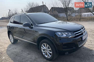Позашляховик / Кросовер Volkswagen Touareg 2011 в 