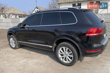 Позашляховик / Кросовер Volkswagen Touareg 2011 в 