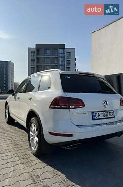 Позашляховик / Кросовер Volkswagen Touareg 2013 в Черкасах