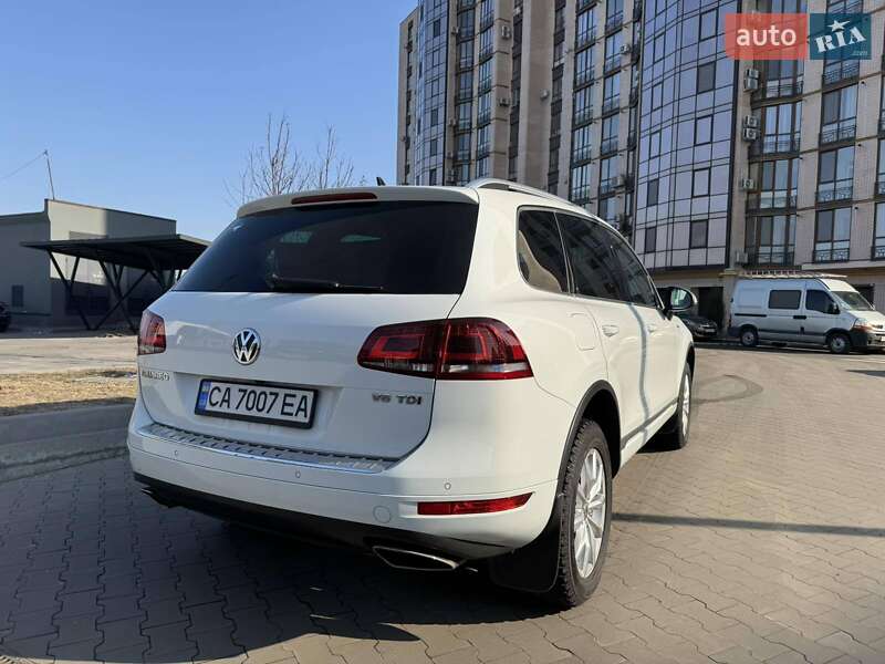 Позашляховик / Кросовер Volkswagen Touareg 2013 в Києві