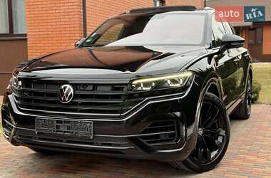 Внедорожник / Кроссовер Volkswagen Touareg 2019 в Киеве