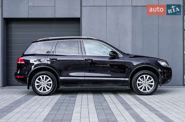 Внедорожник / Кроссовер Volkswagen Touareg 2012 в 