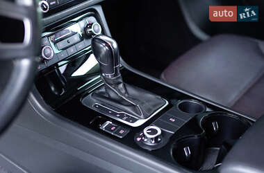 Внедорожник / Кроссовер Volkswagen Touareg 2012 в 