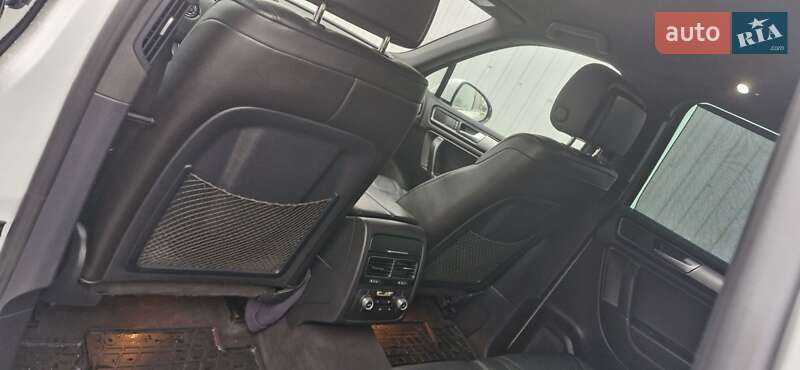 Позашляховик / Кросовер Volkswagen Touareg 2015 в Києві фото 12 Позашляховик / Кросовер Volkswagen Touareg 2015 в Києві