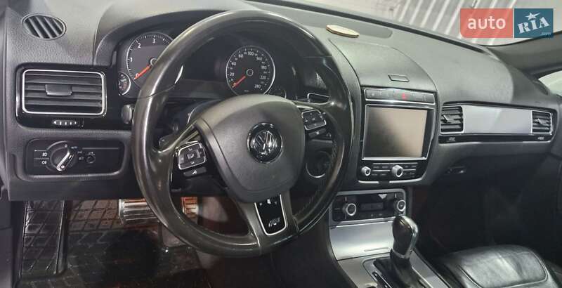Позашляховик / Кросовер Volkswagen Touareg 2015 в Києві фото 16 Позашляховик / Кросовер Volkswagen Touareg 2015 в Києві
