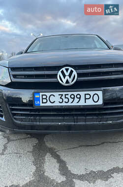 Позашляховик / Кросовер Volkswagen Touareg 2011 в 