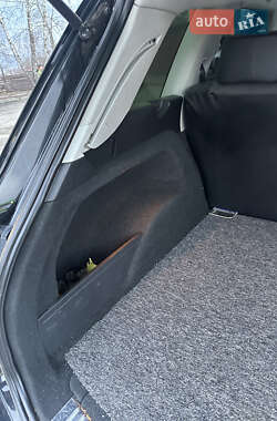 Позашляховик / Кросовер Volkswagen Touareg 2011 в 