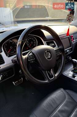 Позашляховик / Кросовер Volkswagen Touareg 2017 в 