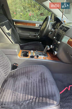 Внедорожник / Кроссовер Volkswagen Touareg 2006 в 