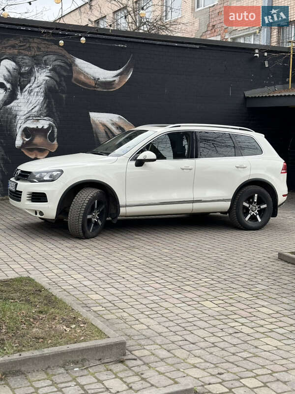 Позашляховик / Кросовер Volkswagen Touareg 2011 в Тернополі