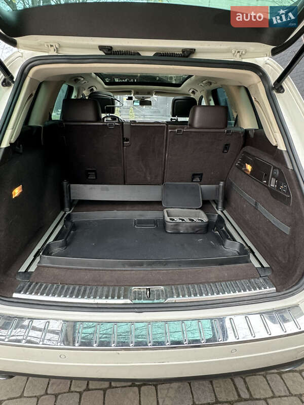 Позашляховик / Кросовер Volkswagen Touareg 2011 в Тернополі