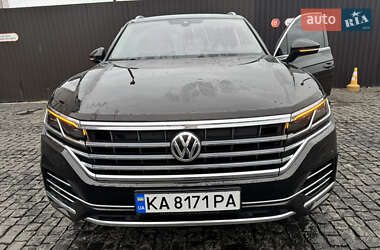 Позашляховик / Кросовер Volkswagen Touareg 2018 в 
