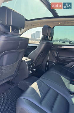 Позашляховик / Кросовер Volkswagen Touareg 2015 в 