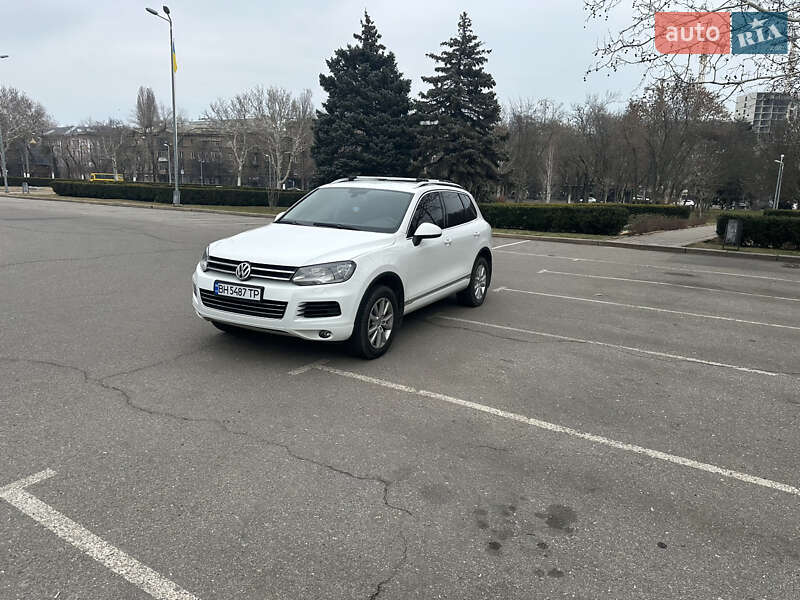 Внедорожник / Кроссовер Volkswagen Touareg 2012 в Одессе