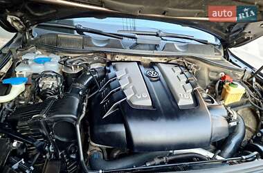 Внедорожник / Кроссовер Volkswagen Touareg 2016 в 