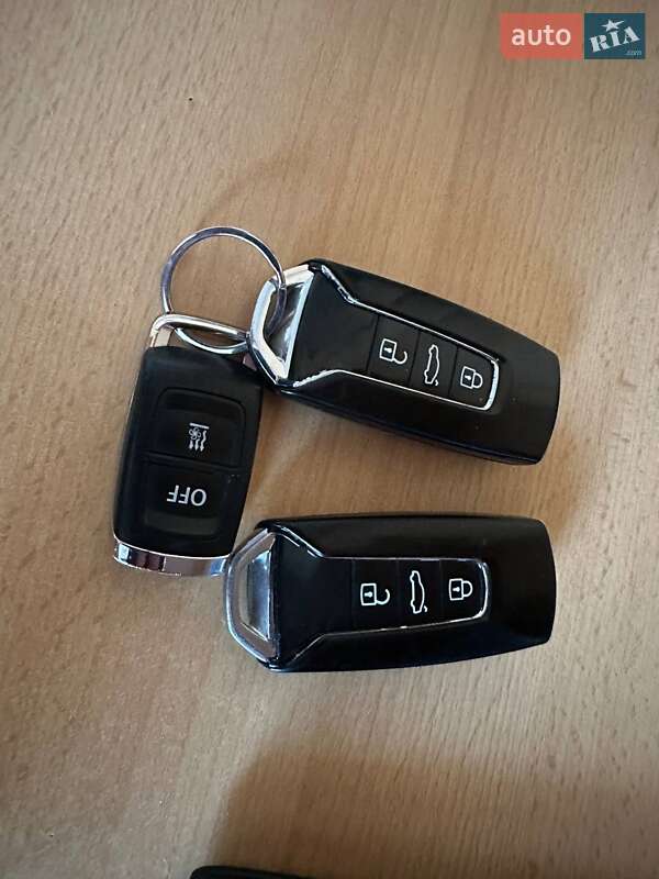 Внедорожник / Кроссовер Volkswagen Touareg 2019 в Умани фото 39 Внедорожник / Кроссовер Volkswagen Touareg 2019 в Умани