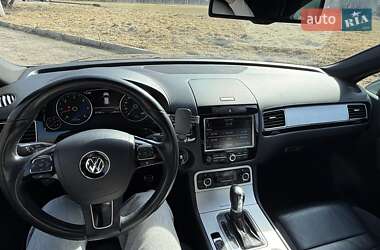 Внедорожник / Кроссовер Volkswagen Touareg 2013 в 