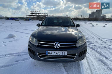 Внедорожник / Кроссовер Volkswagen Touareg 2011 в Киеве