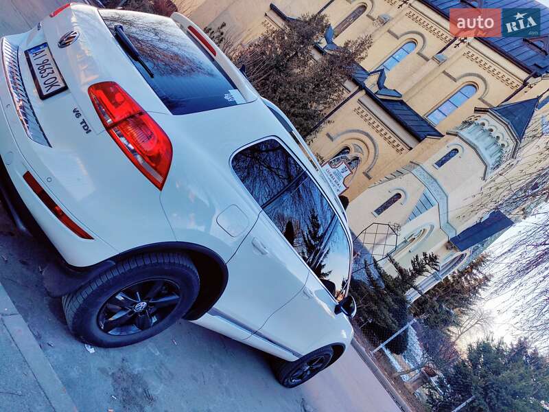 Внедорожник / Кроссовер Volkswagen Touareg 2010 в Фастове