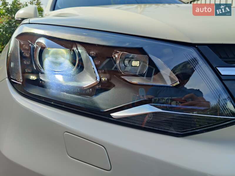 Внедорожник / Кроссовер Volkswagen Touareg 2010 в Фастове