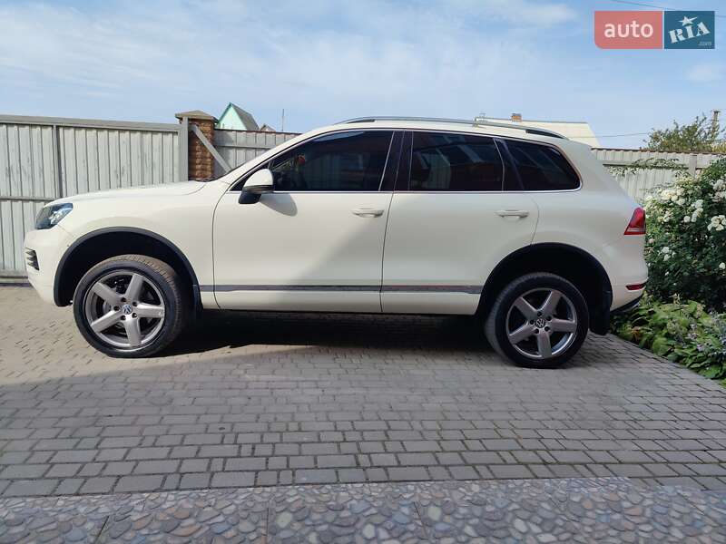 Внедорожник / Кроссовер Volkswagen Touareg 2010 в Фастове