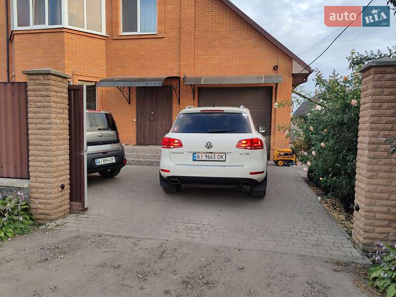 Внедорожник / Кроссовер Volkswagen Touareg 2010 в Фастове