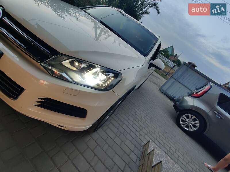 Внедорожник / Кроссовер Volkswagen Touareg 2010 в Фастове
