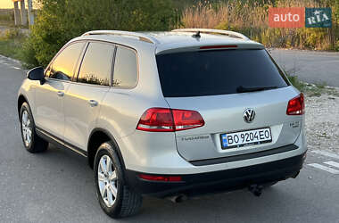 Внедорожник / Кроссовер Volkswagen Touareg 2013 в 